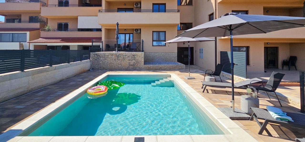Apartment Bluemare B3 With Shared Pool Ližnjan Eksteriør bilde